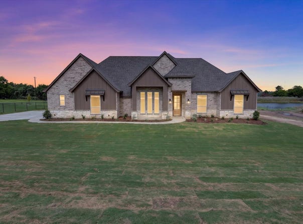 471 Red Bird Drive, Springtown, TX 76082