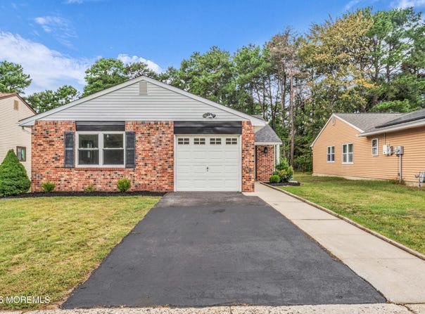 18 Whitecap Way, Brick, NJ 08723