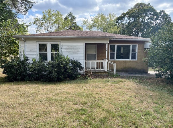 304 W 10th Street, Willow Springs, MO 65793