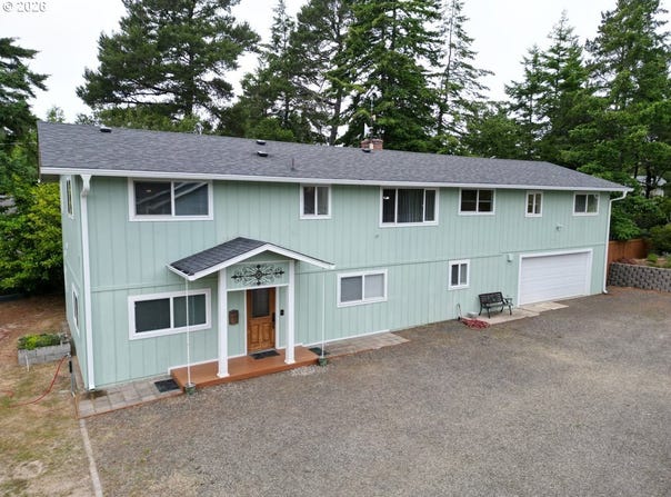 2159 42ND St, Florence, OR 97439