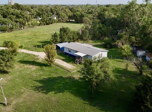 8400 E K-4 Highway, Gypsum, KS 67448