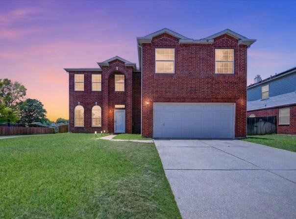 8208 Hidden Path Lane, Denton, TX 76210
