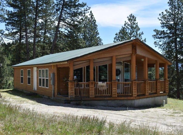 1224 Woodside Rd, Cascade, ID 83611