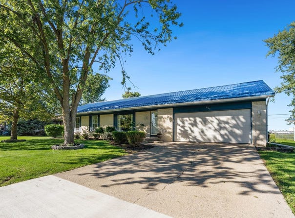 865 E Water Street, Berne, IN 46711-1612