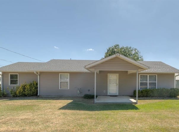 216 SW 4th Street, Checotah, OK 74426