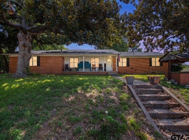 400 N Motley, Overton, TX 75684