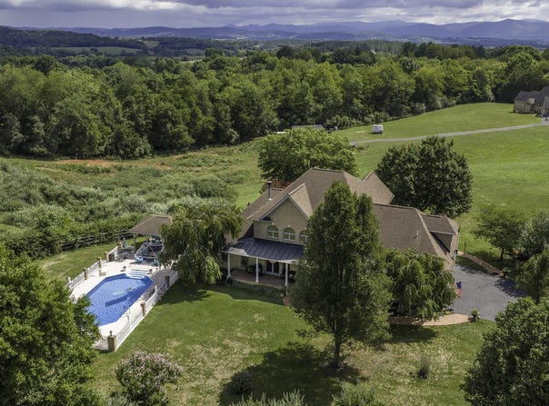 802 Borden Rd, Lexington, VA 24450