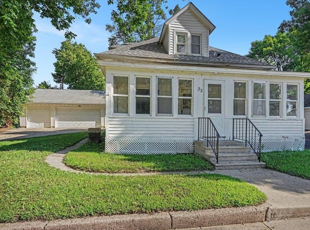 23 Main Street E, Morristown, MN 55052