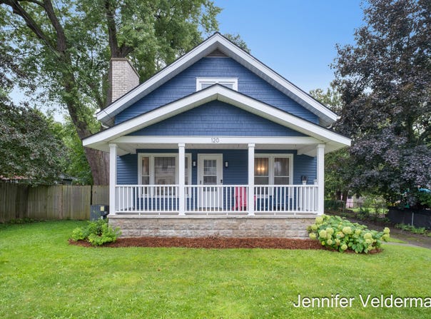 120 E Division Street NE, Rockford, MI 49341