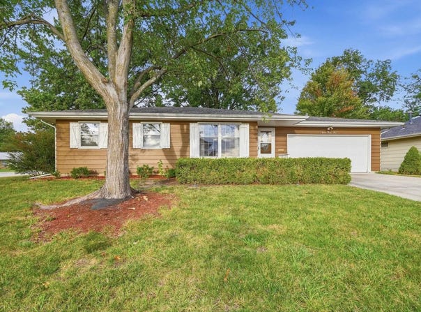 1245 SW Belle TER, Topeka, KS 66604