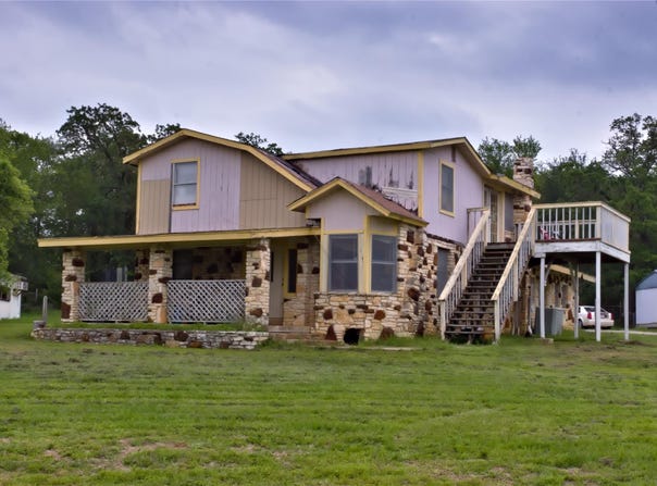109 Wayside Dr, Elgin, TX 78621