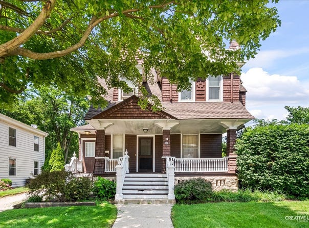 386 E Chicago Street, Elgin, IL 60120