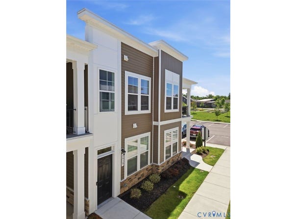 3813 Maze Runner Dr, Midlothian, VA 23112