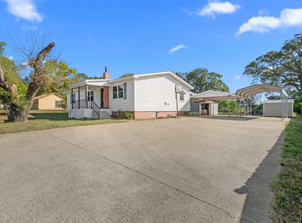 218 Threll, Palestine, TX 75803