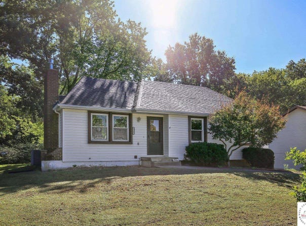 2106 N Antioch Road, Clinton, MO 64735
