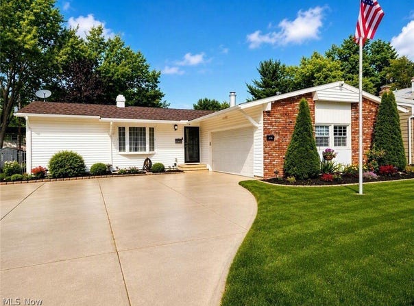 376 Wallace Drive, Berea, OH 44017