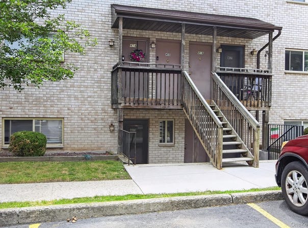 26 Cooper Road, Poughkeepsie, NY 12603