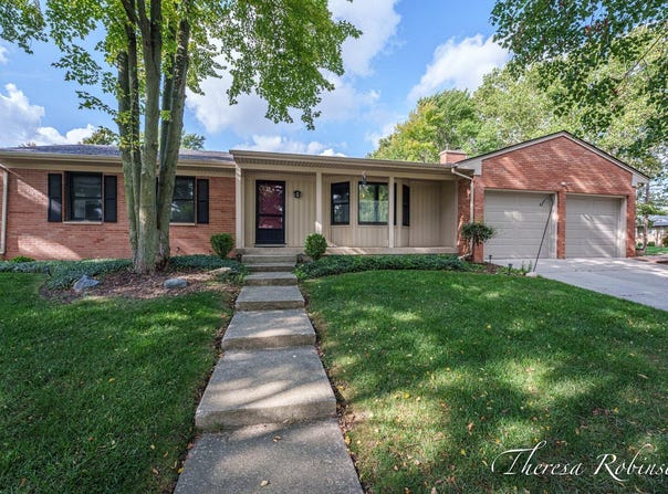 2147 Dewberry Drive NE, Grand Rapids, MI 49505