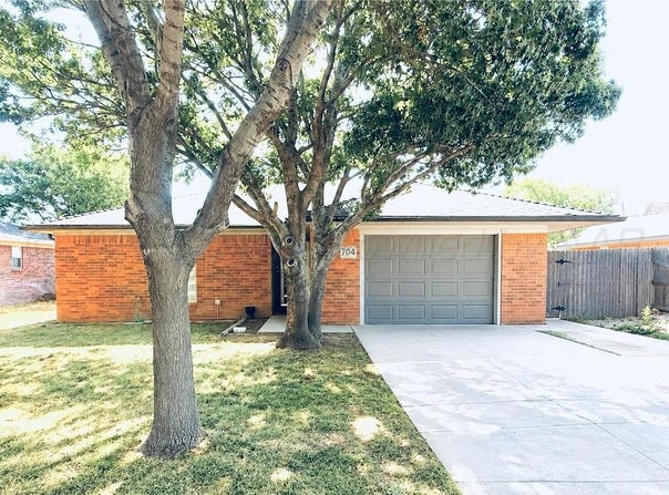 704 FLOYD Avenue, Dumas, TX 79029-3138