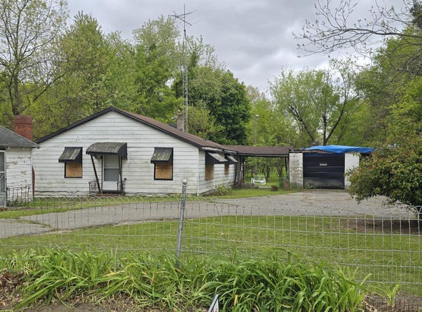17881 S River Road, Three Rivers, MI 49093