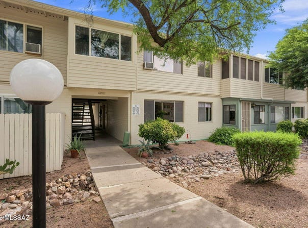 8140 E Broadway Boulevard, Tucson, AZ 85710
