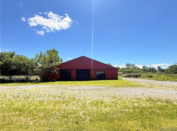 13081 Main Road, Akron, NY 14001