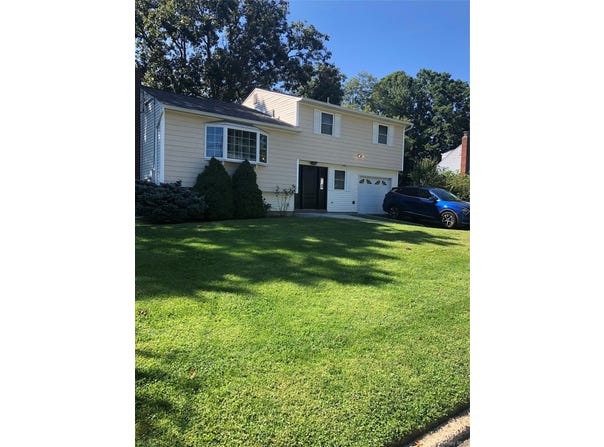 22 Starfire Drive, Centereach, NY 11720