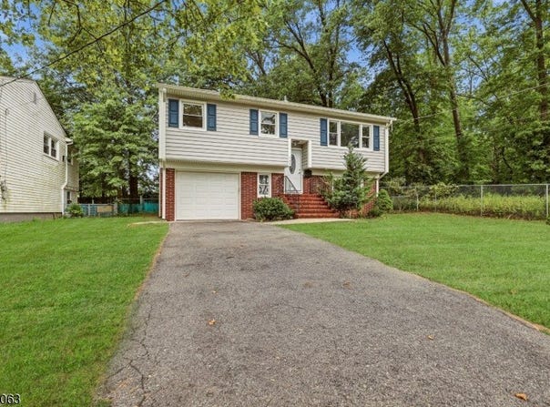 760 Harrison Ave, Roselle Boro, NJ 07203-2254