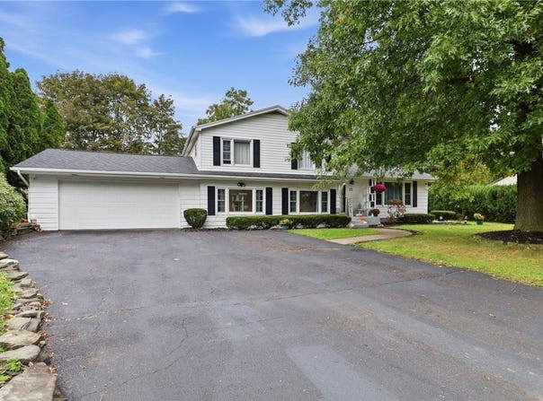15 Glider Avenue, Elmira, NY 14903