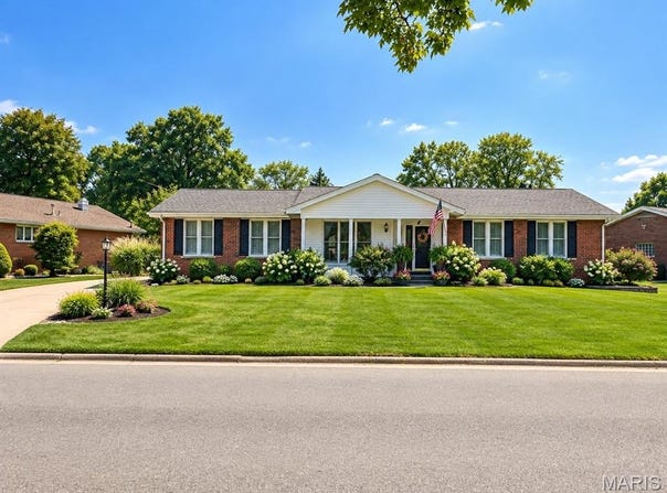 5213 Jerome Drive, Godfrey, IL 62035