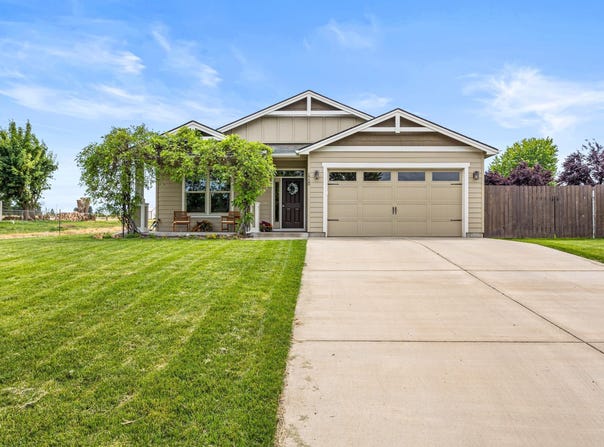 1720 W King Street, Grandview, WA 98930