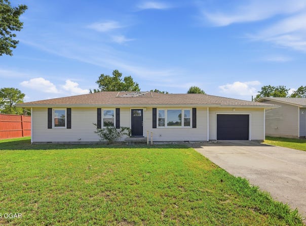 2300 Sunset Avenue, Baxter Springs, KS 66713