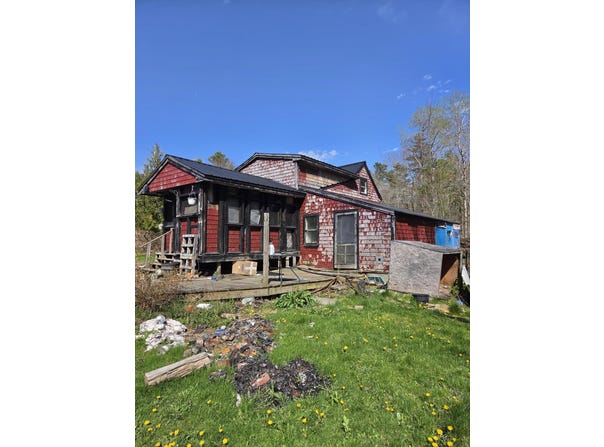 4 Bowen Road, Searsport, ME 04974