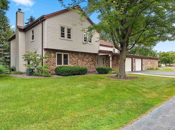 1820 RIDGEWAY Drive, DE PERE, WI 54115-3677