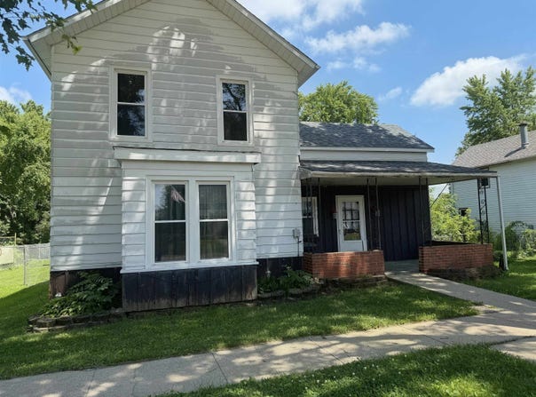 208 E 2nd Street, LEAF RIVER, IL 61047