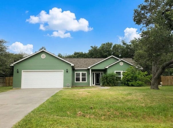 1145 HICKORY AVE, ROCKPORT, TX 78382