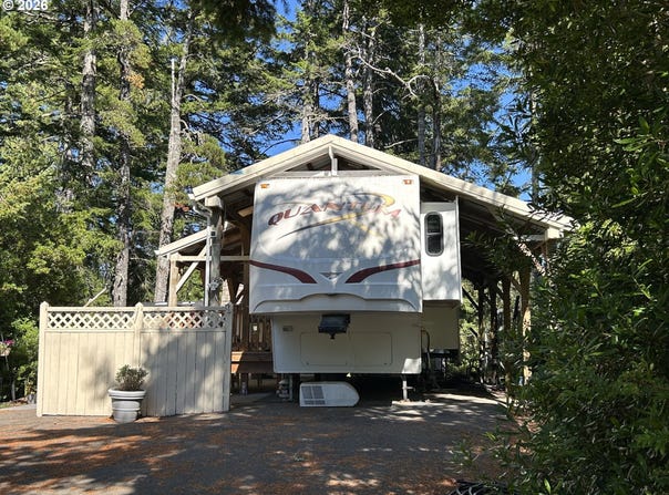 141 OUTER Dr, Florence, OR 97439