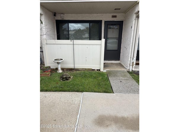 29 Winding Woods Loop, Staten Island, NY 10307