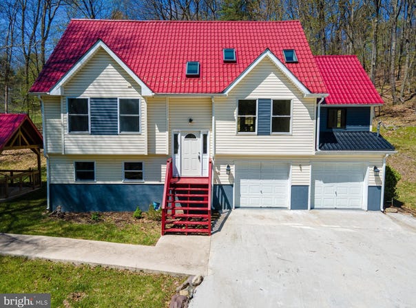 57 LAKE Lane, EAST STROUDSBURG, PA 18301