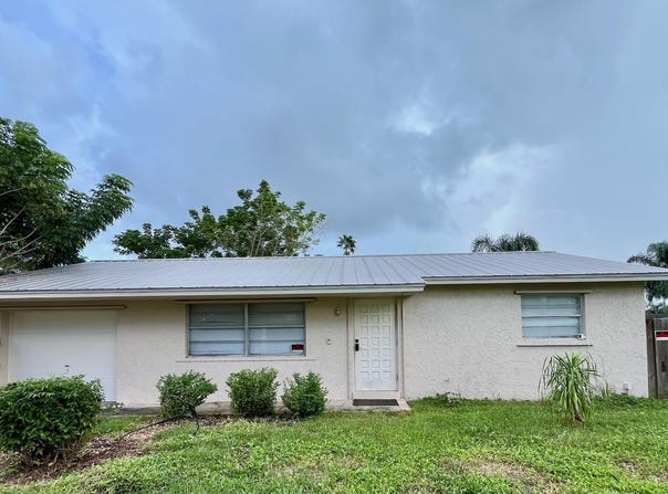 1860 SE Madison Street, Stuart, FL 34997
