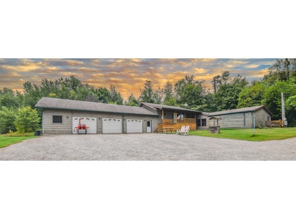 1085 Wolf Road, Reading, MI 49274