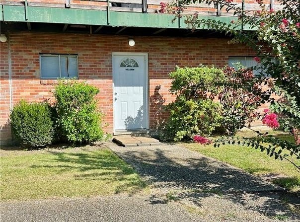 3838 PONTCHARTRAIN Drive, Slidell, LA 70458