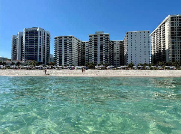 6039 Collins Ave, Miami Beach, FL 33140