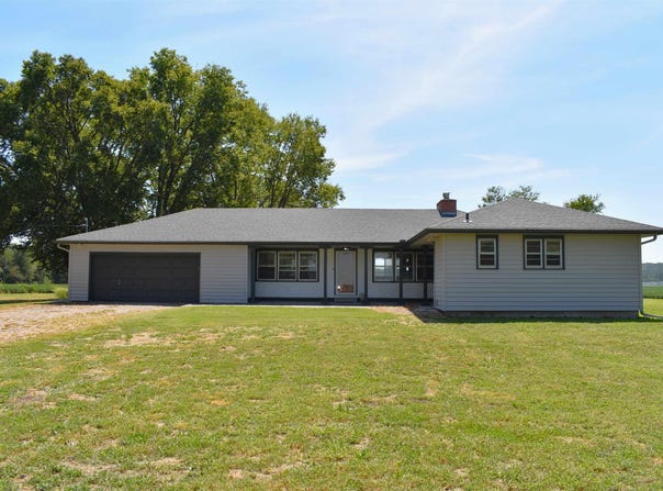 7725 NW 13th ST, Topeka, KS 66618