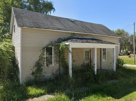 4 W Church St W, Lenzburg, IL 62255