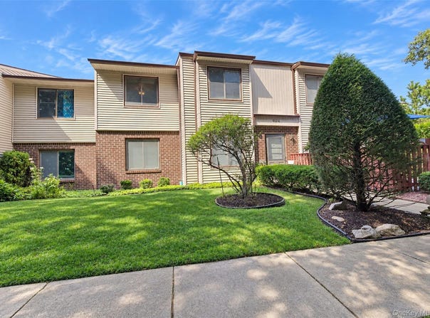 924 Skyline Drive, Coram, NY 11727