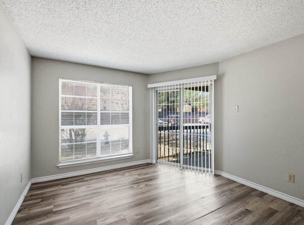18333 Roehampton Drive, Dallas, TX 75252