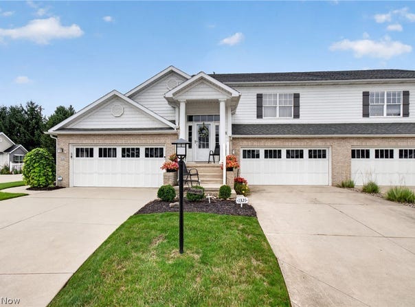 1321 Cascade Circle NW, Canton, OH 44708