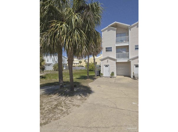 1414 Bahia Dr, Navarre, FL 32566