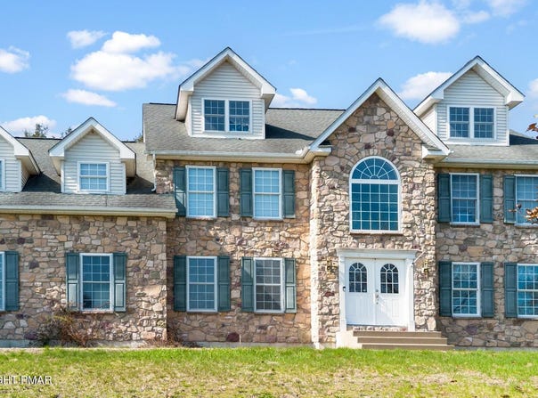 137 Old Kettle Court, Stroudsburg, PA 18360